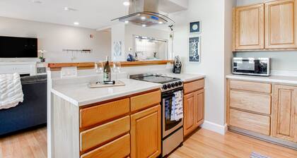 Downtown loft + studio with water/city views, 2 full kitchens, & free WiFi