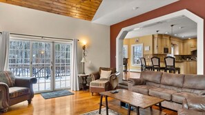 Fernseher, Kamin, Arbeitsbereiche