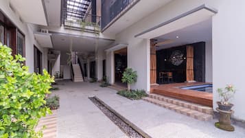 Lorong