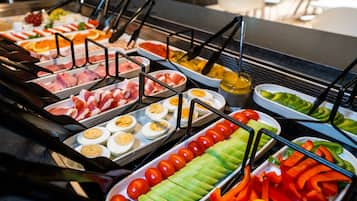 Desayuno buffet (EUR 20 por persona)