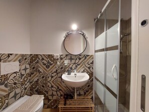 Combinazione doccia/vasca, bidet