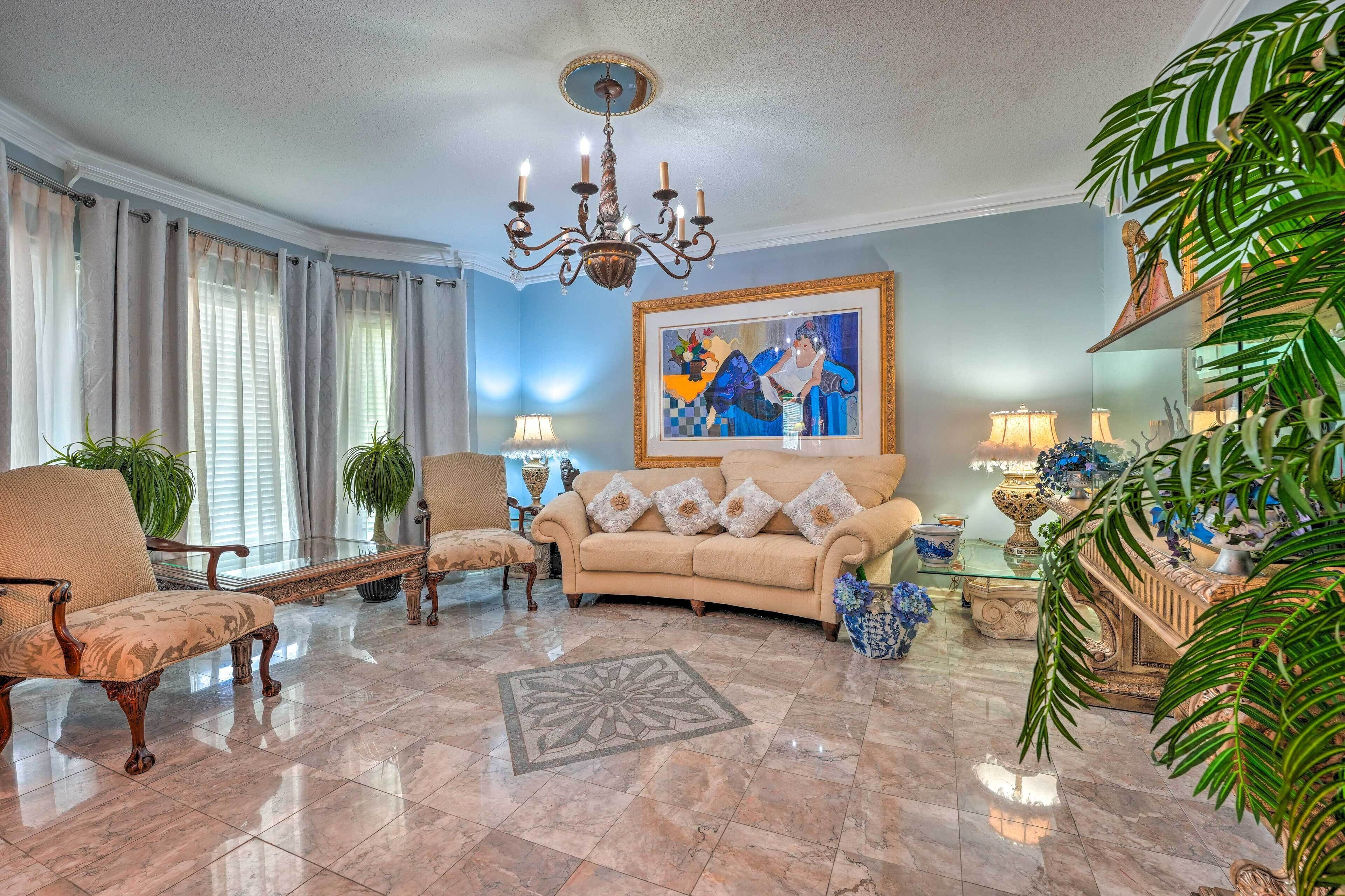 Spacious Memphis Home < 3 Mi to Graceland!