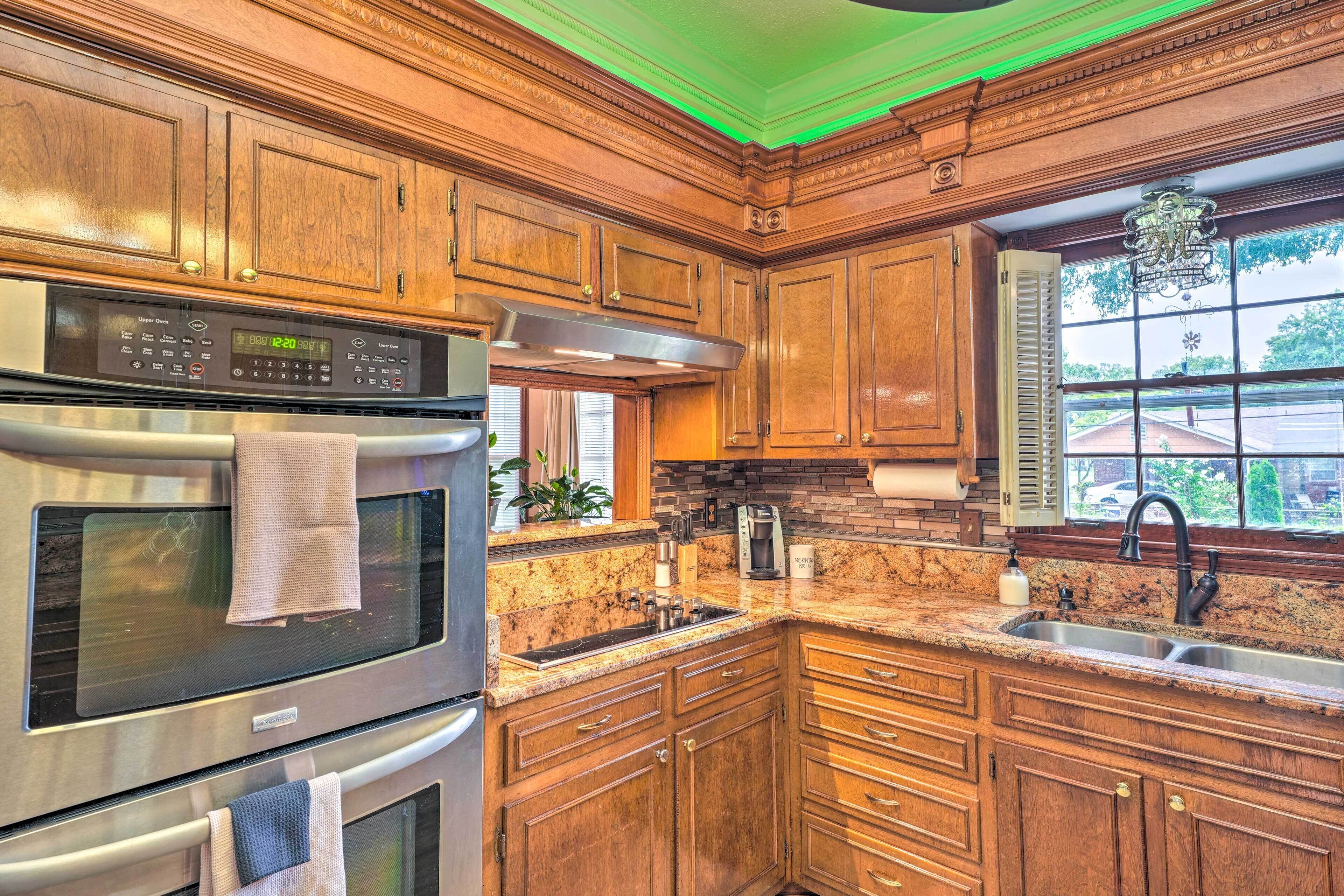 Spacious Memphis Home < 3 Mi to Graceland!