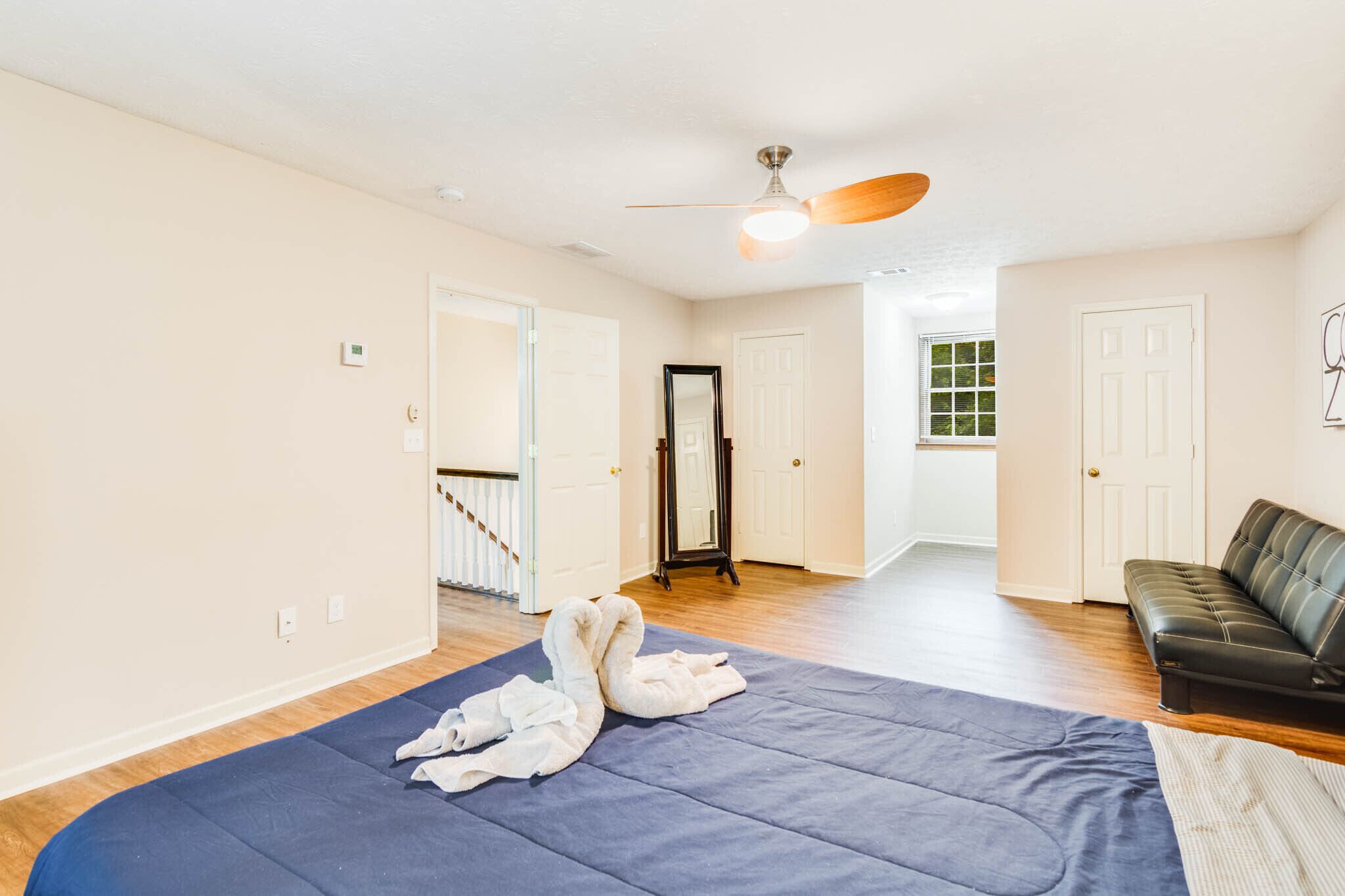 Cheerful 4BR Modern home with private pool