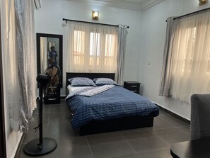 2 chambres, bureau, fer et planche à repasser, Wi-Fi gratuit
