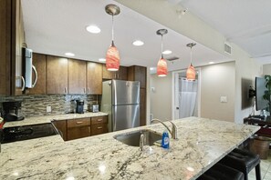 冰箱、微波炉、烤箱、炉灶