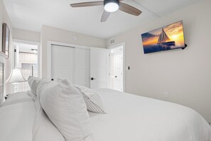 2 chambres, fer et planche à repasser, Wi-Fi gratuit, draps fournis