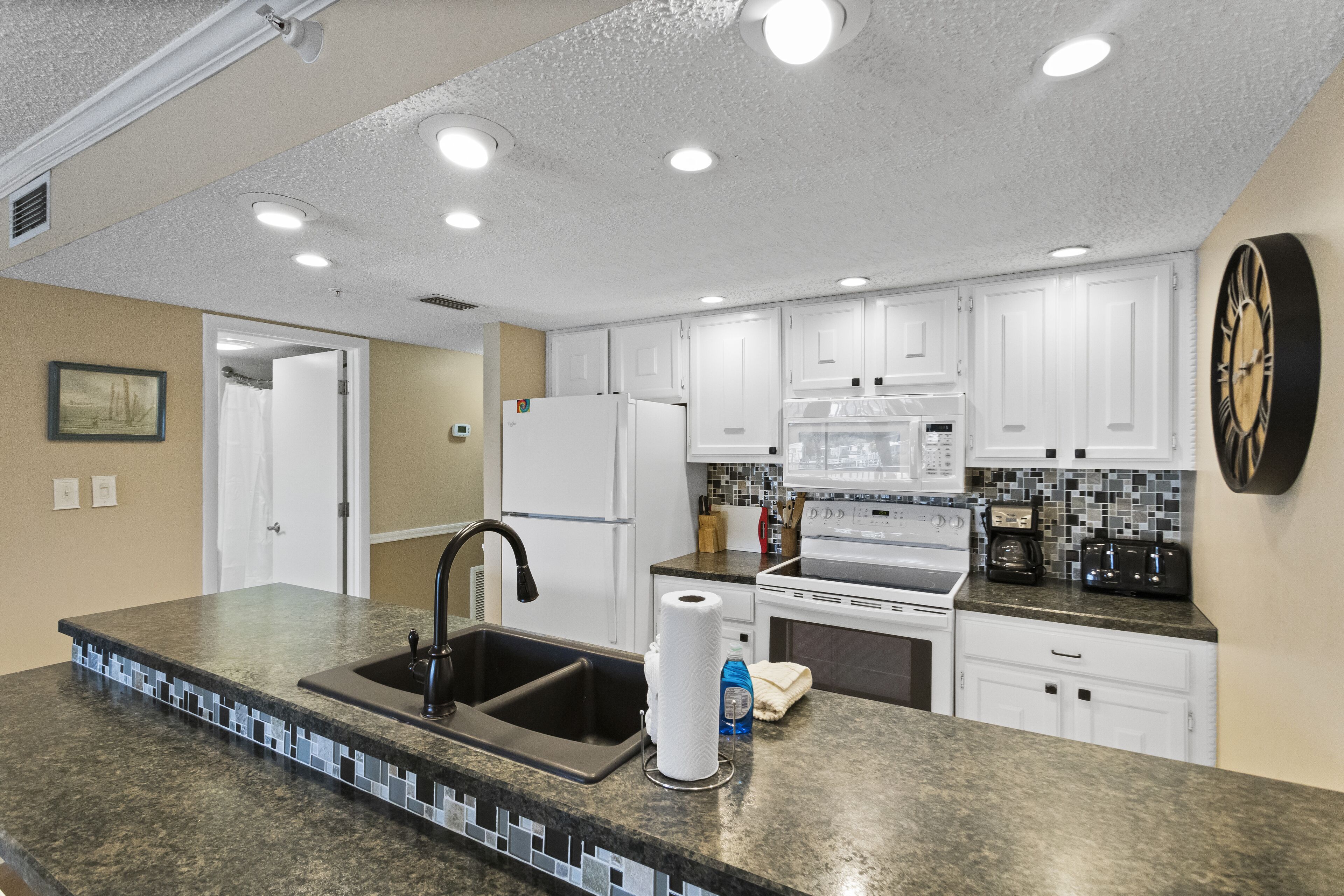 Fifty Gulfside #203 2 Bedroom Intracoastal View Indian Rocks Beach