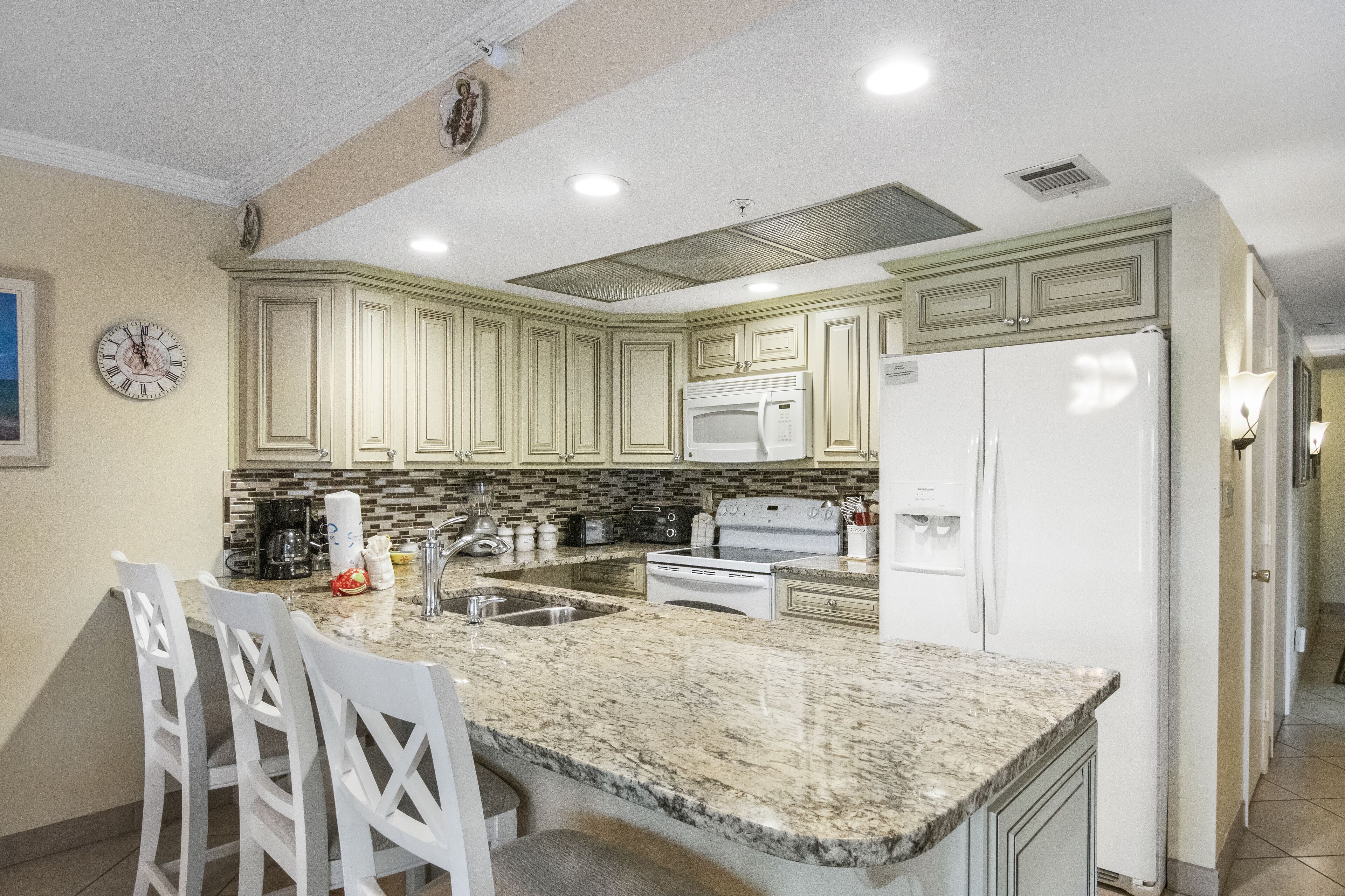 Fifty Gulfside #209 2 Bedroom Intracoastal View Indian Rocks Beach