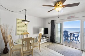 Dining - \Beachfront Escape for Two – Gulf Views & Cozy Comfort 1BR/1BA Sleeps 2 Fifty Gulfside (Indian Rocks Beach)