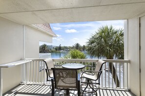 Property grounds - 🌅 Sunrise Serenity from Your Private Balcony – Renovated Intracoastal Condo 1BR  Sleeps 4 Fifty Gulfside – Indian Rocks Beach (Indian Rocks Beach)