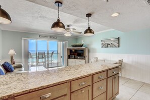 TV - 🌅 Unit #313 – Gulf Front Elegance with 180° Views & Island Comfort 1BR/1BA  Sleeps 4  Fifty Gulfside – Indian Rocks Beach (Indian Rocks Beach)