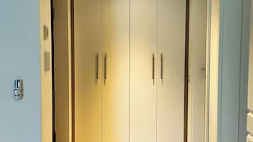1 chambre, matelas mémoire de forme, bureau