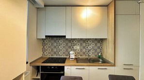 City Apartment, 1 King Bed with Sofa bed, Non Smoking | Private kitchen | Full-size fridge, oven, stovetop, dishwasher - Timisoara Prime Residence | powered by NEO (Timisoara)