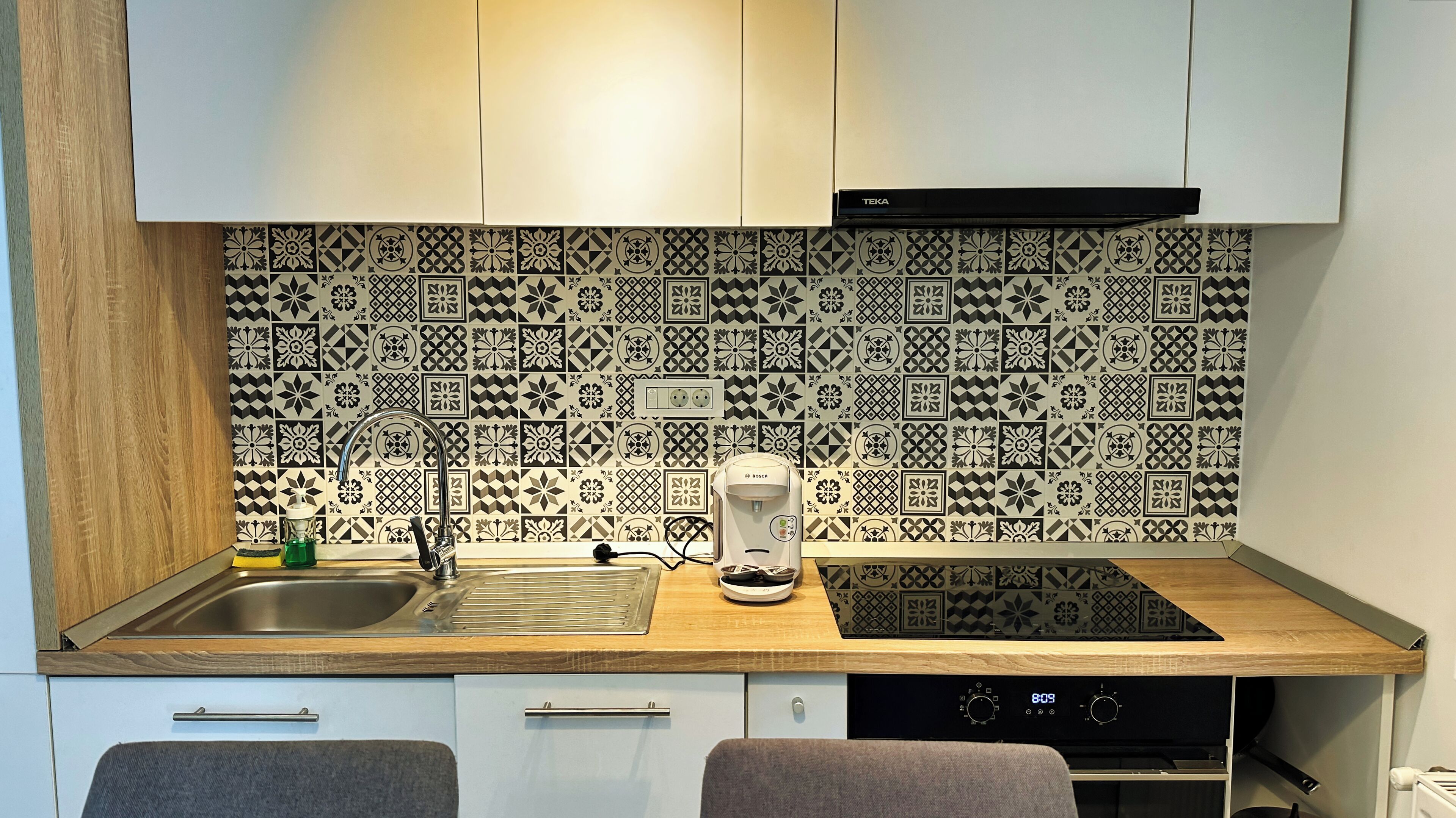 City Apartment, 1 King Bed with Sofa bed, Non Smoking, Kitchen | Private kitchen | Full-size fridge, oven, stovetop, dishwasher