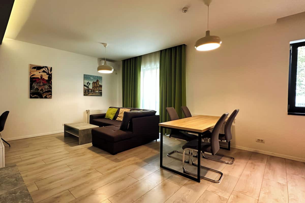 City Apartment, 1 King Bed with Sofa bed | Memory foam beds, desk, laptop workspace, soundproofing