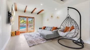 Smart-tv en een open haard