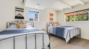 4 chambres, bureau, fer et planche à repasser, Wi-Fi gratuit