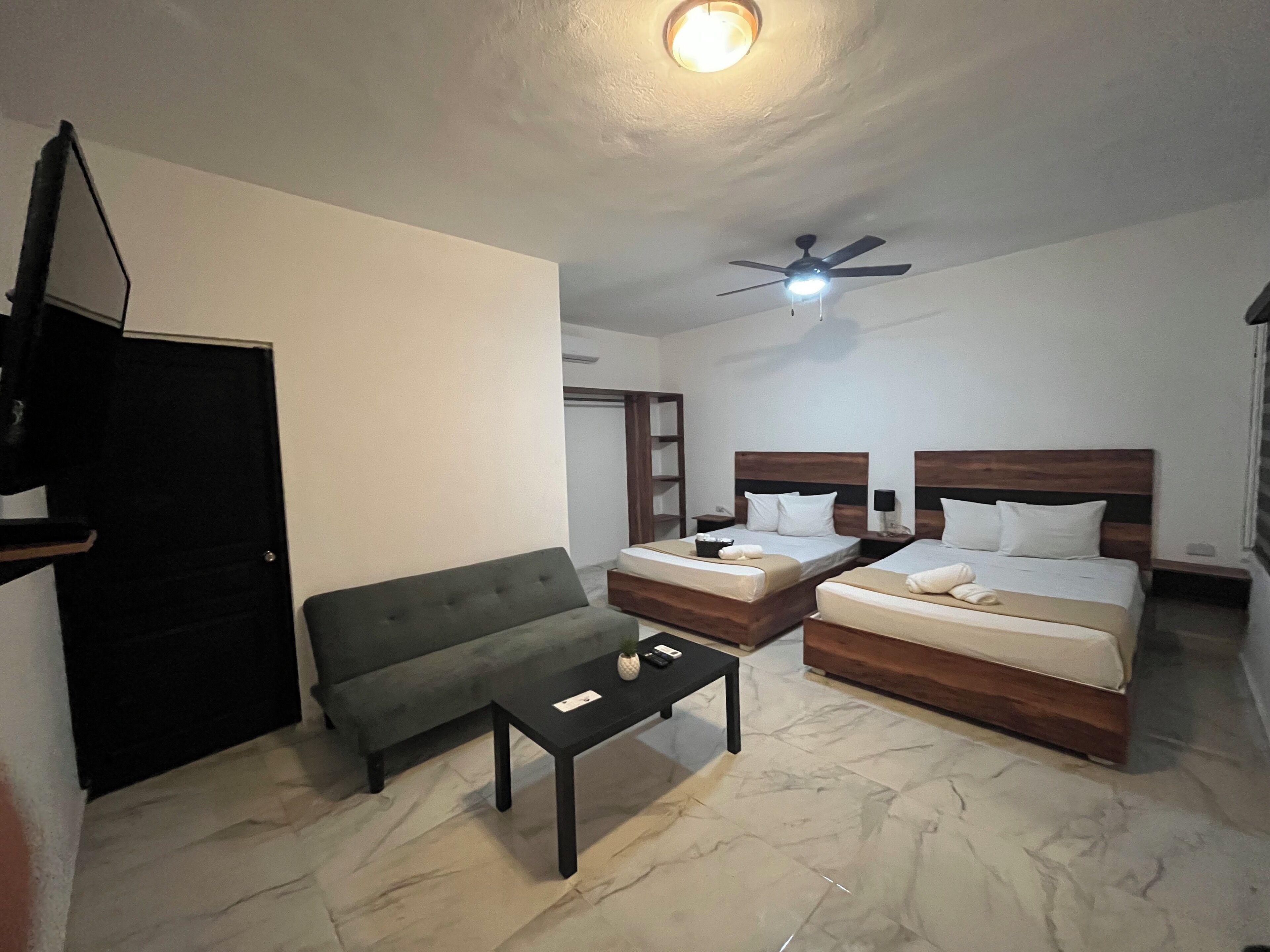 Family Studio Suite | Individually decorated, individually furnished, soundproofing, free WiFi