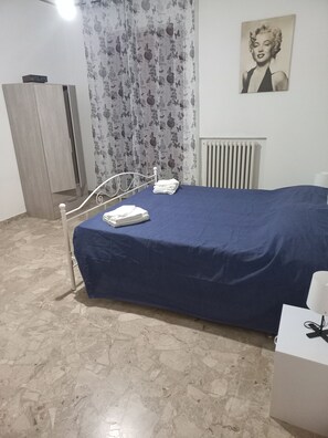 1 quarto, roupa de cama