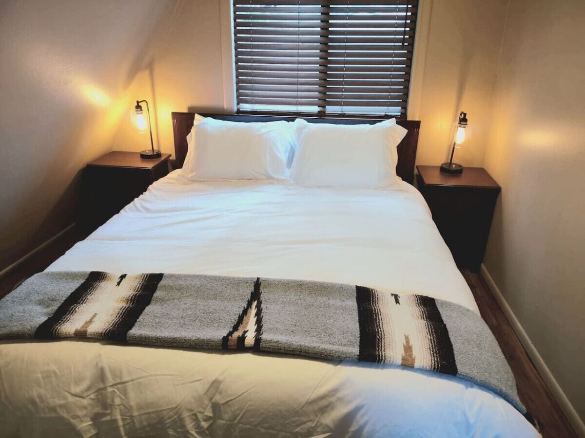 3 camere, una scrivania, ferro/asse da stiro, culla da viaggio