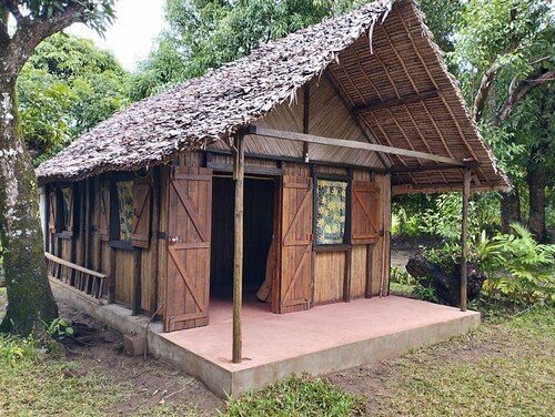 Bungalow les Orchidées Chez Ago, a 2 km du Centre Ville