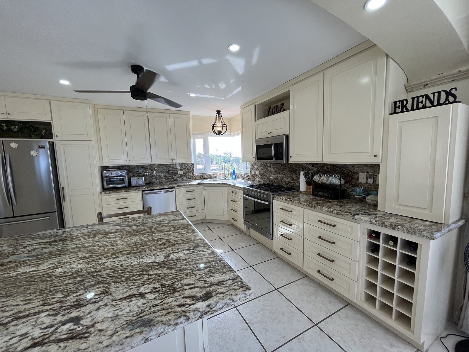 Casa Vistas - 3 Bdrm property in Villa Serena