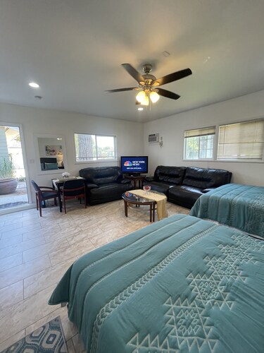 Comfortable  nice big studio. With full kitchen