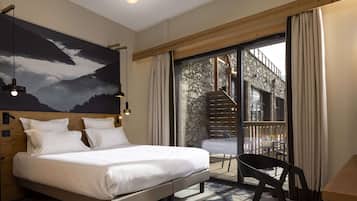 1 bedroom, in-room safe, desk, blackout curtains