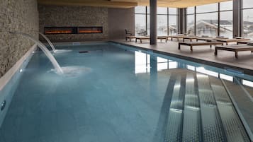 Innenpool, Liegestühle