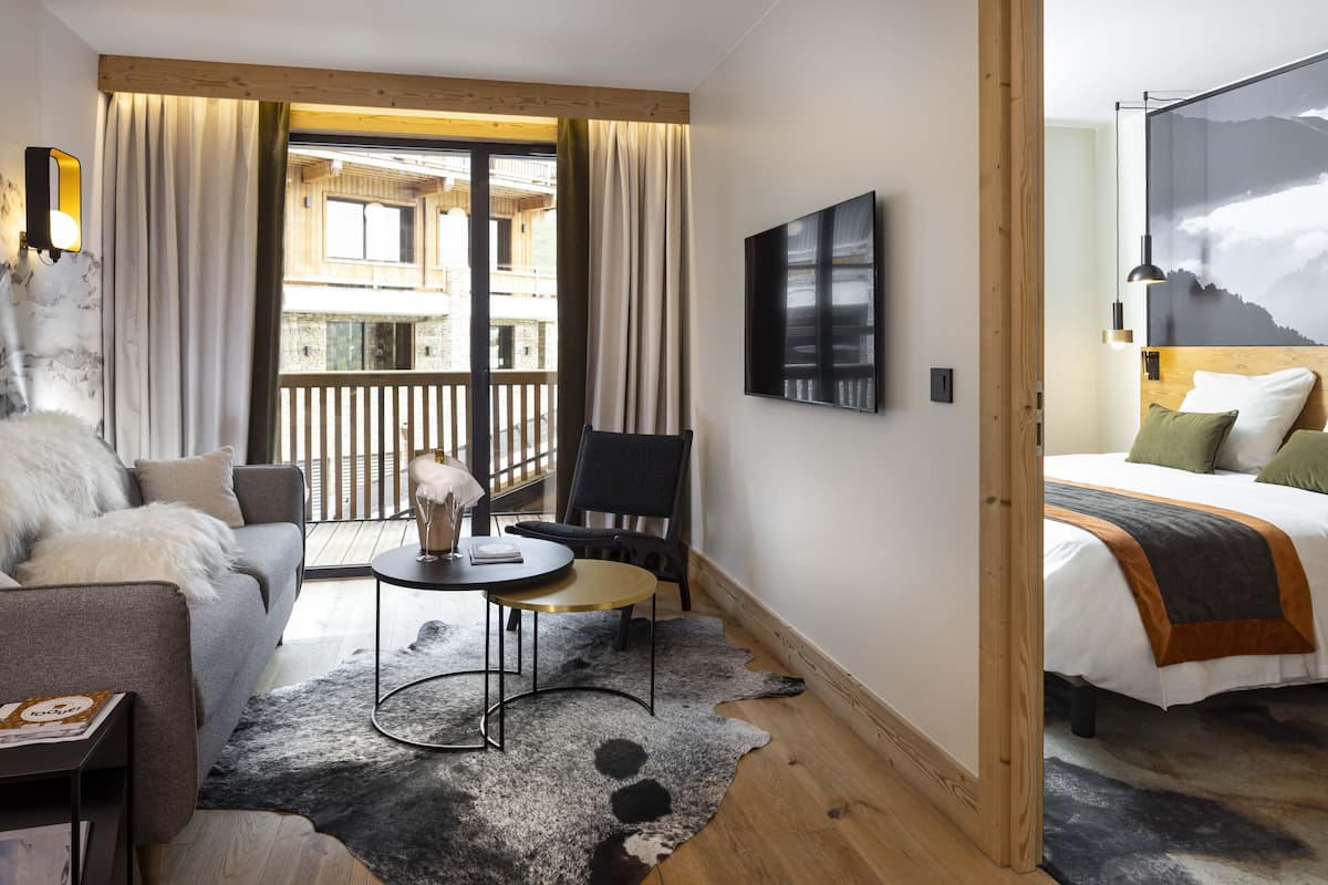 1 bedroom, in-room safe, desk, blackout curtains