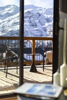 Caja de seguridad en la habitación, escritorio y cortinas blackout 