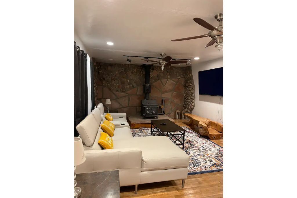 The House On The Hill with beautiful views of Williams