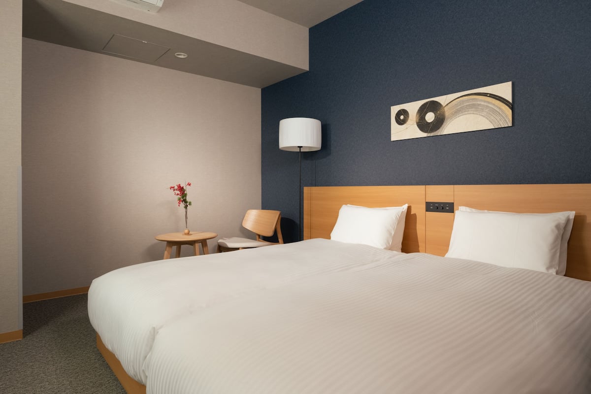 Down duvets, in-room safe, desk, iron/ironing board