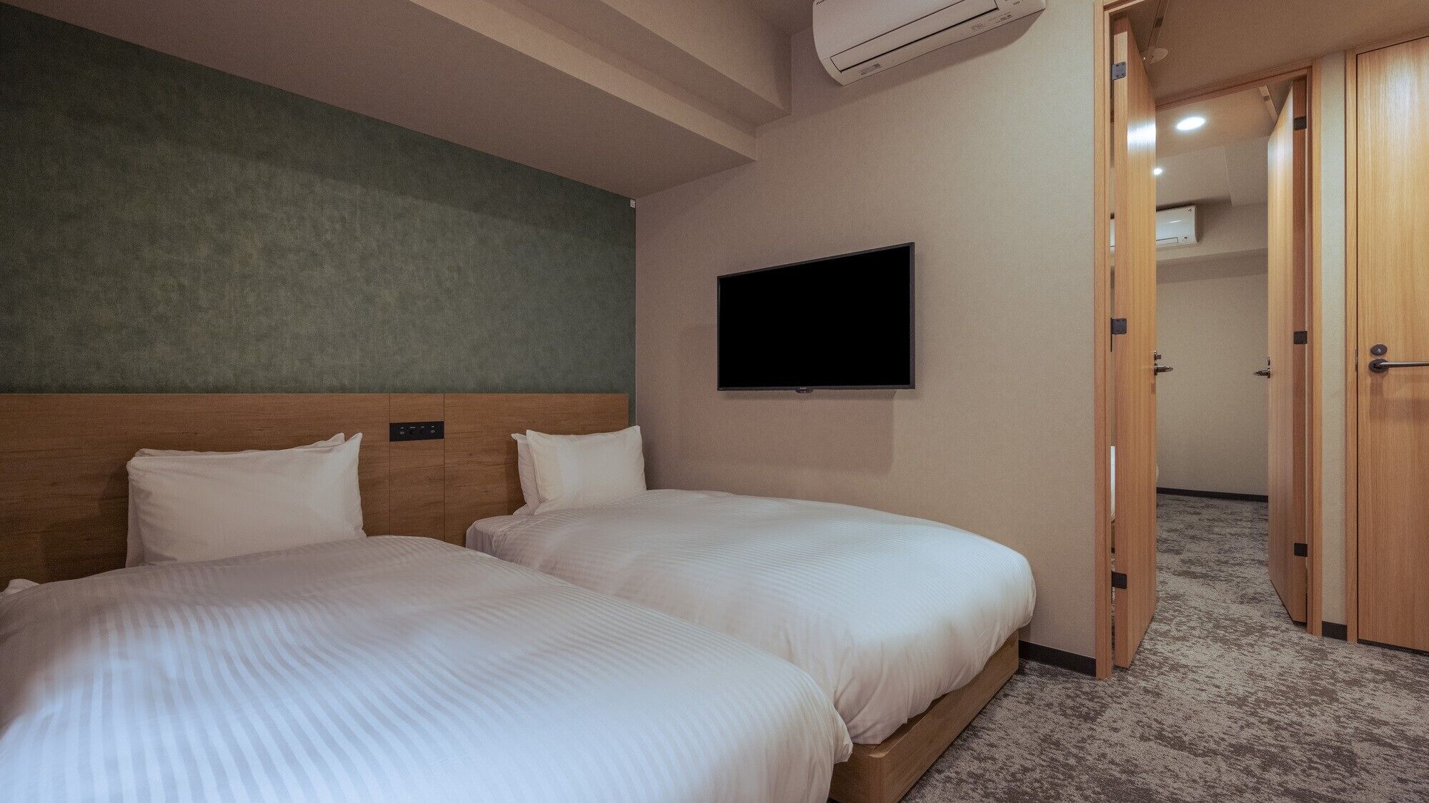 Couette en duvet d'oie, coffres-forts dans les chambres, bureau