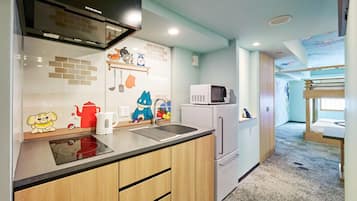 Căn hộ, 1 phòng ngủ, không hút thuốc (Pokémon ROOM) | Bếp riêng | Tủ lạnh, lò vi sóng, bếp nấu, dụng cụ pha cà phê/trà