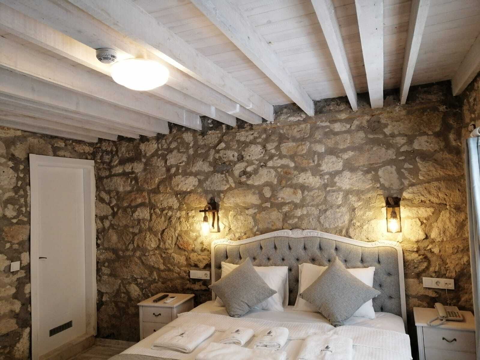 Lady Finger 3 | Minibar, laptop workspace, free WiFi, bed sheets