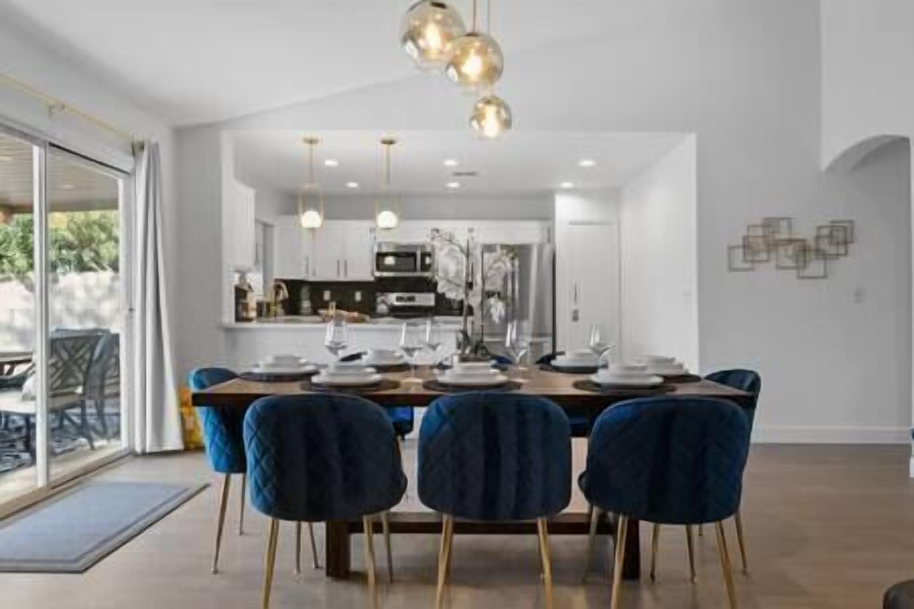 ❤️Modern & Elegant 4BR Home w/ Pool & Spa in NLV