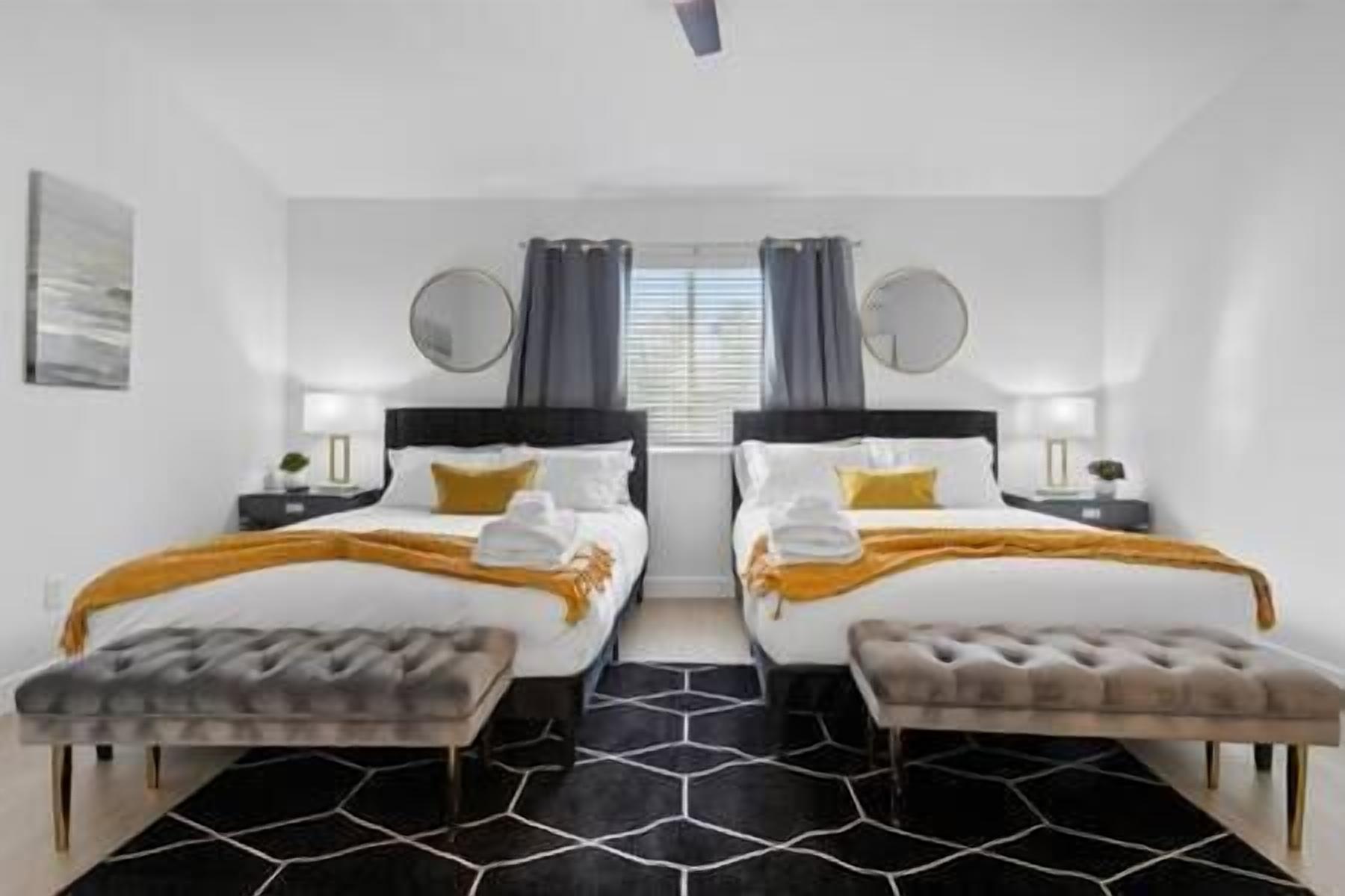 ❤️Modern & Elegant 4BR Home w/ Pool & Spa in NLV