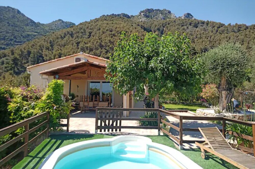 Villa sans vis à vie, vue mer, piscine privative et salle de sport