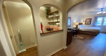Spacious Private Suite * Parks/Boating/Golf