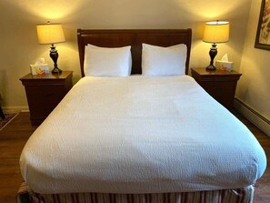 Iron/ironing board, free WiFi, bed sheets