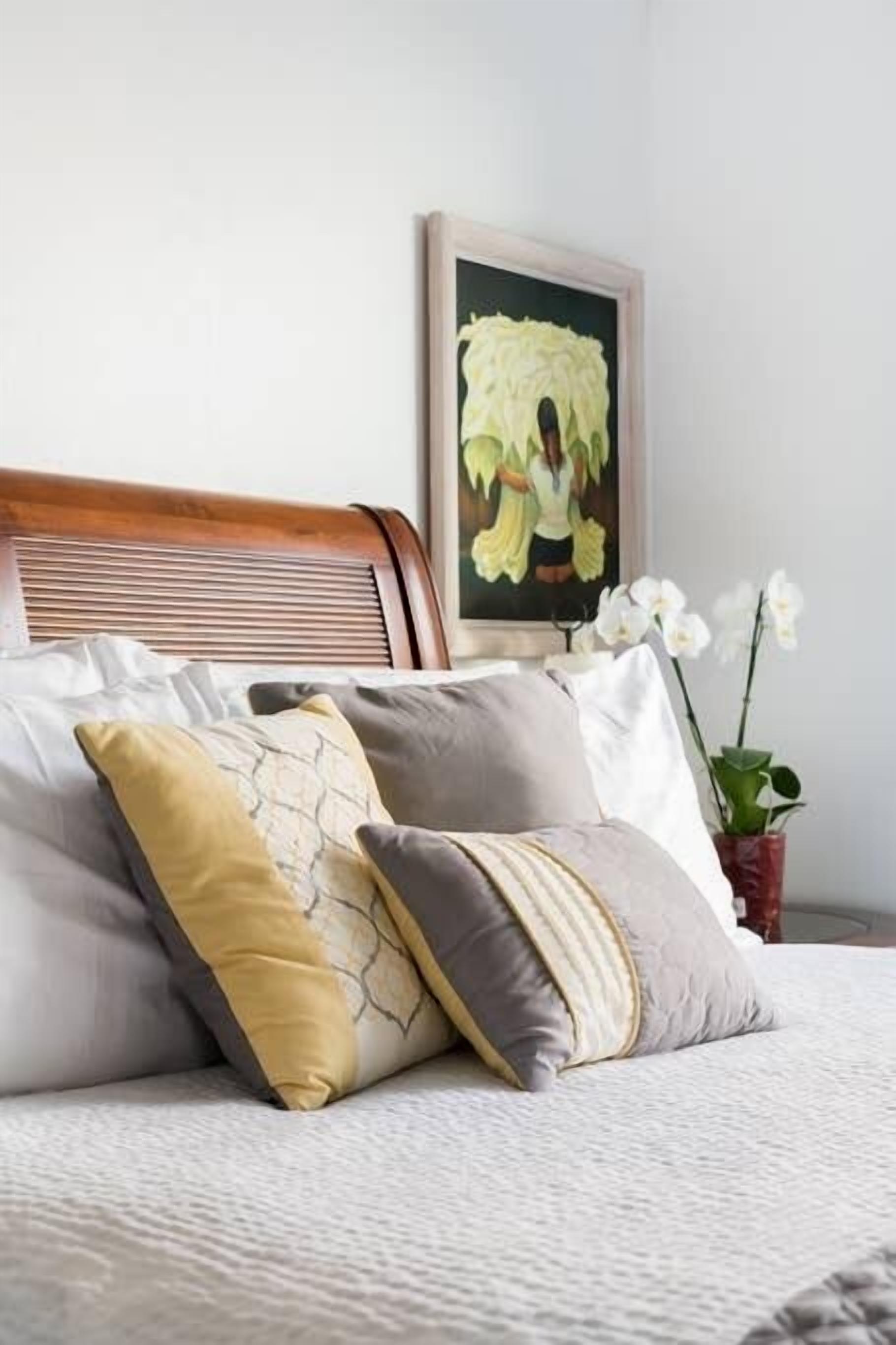 Spacious, sunny house is located on top of the hill in posh Fairmont Heights