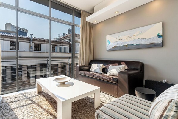 32-inch flat-screen TV with cable channels, TV - Mandela Rhodes W603 (Cape Town)