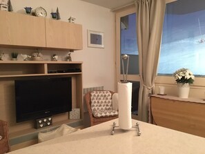 Interior - Renovated studio cabin ski-in/ski-out, 4 pers., no pets (Plagne Aime 2000)