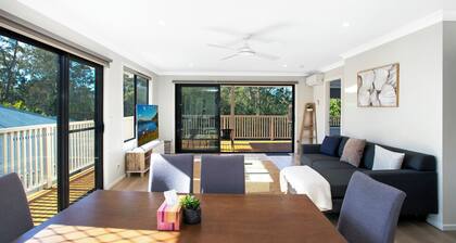 Fully renovated coastal retreat- beach escape