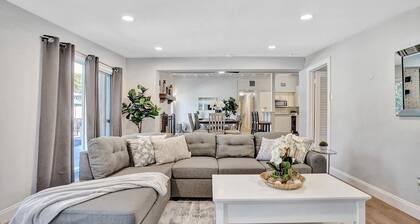 5BR with Heated Pool 5 min to Beach