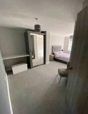 4 habitaciones, wifi gratis y ropa de cama
