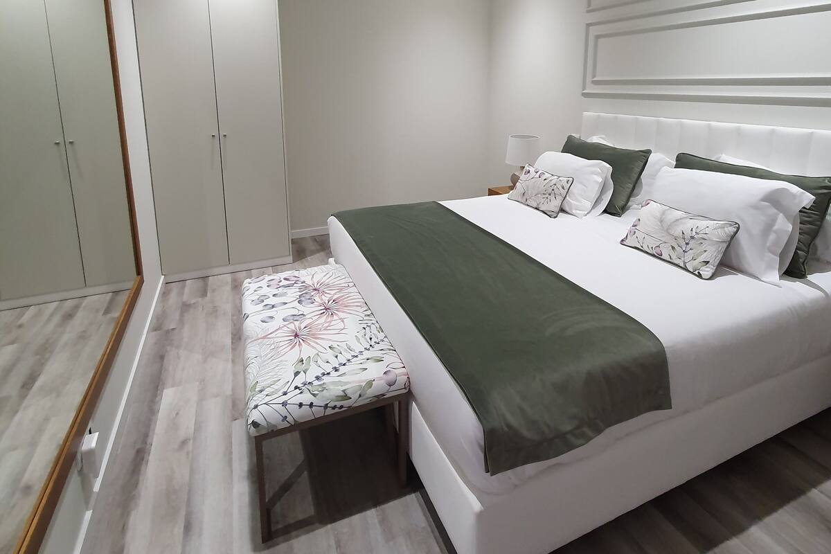 Studio, vue piscine | Coffres-forts dans les chambres, chambres insonorisées