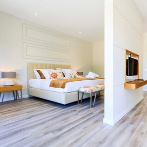 Suite, Garden View